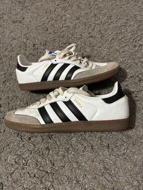 White adidas samba